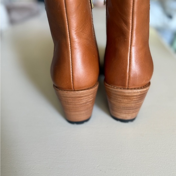 NWOB Portland Leather Patina Women's Tan Ankle Boots size 11 - Picture 3 of 9